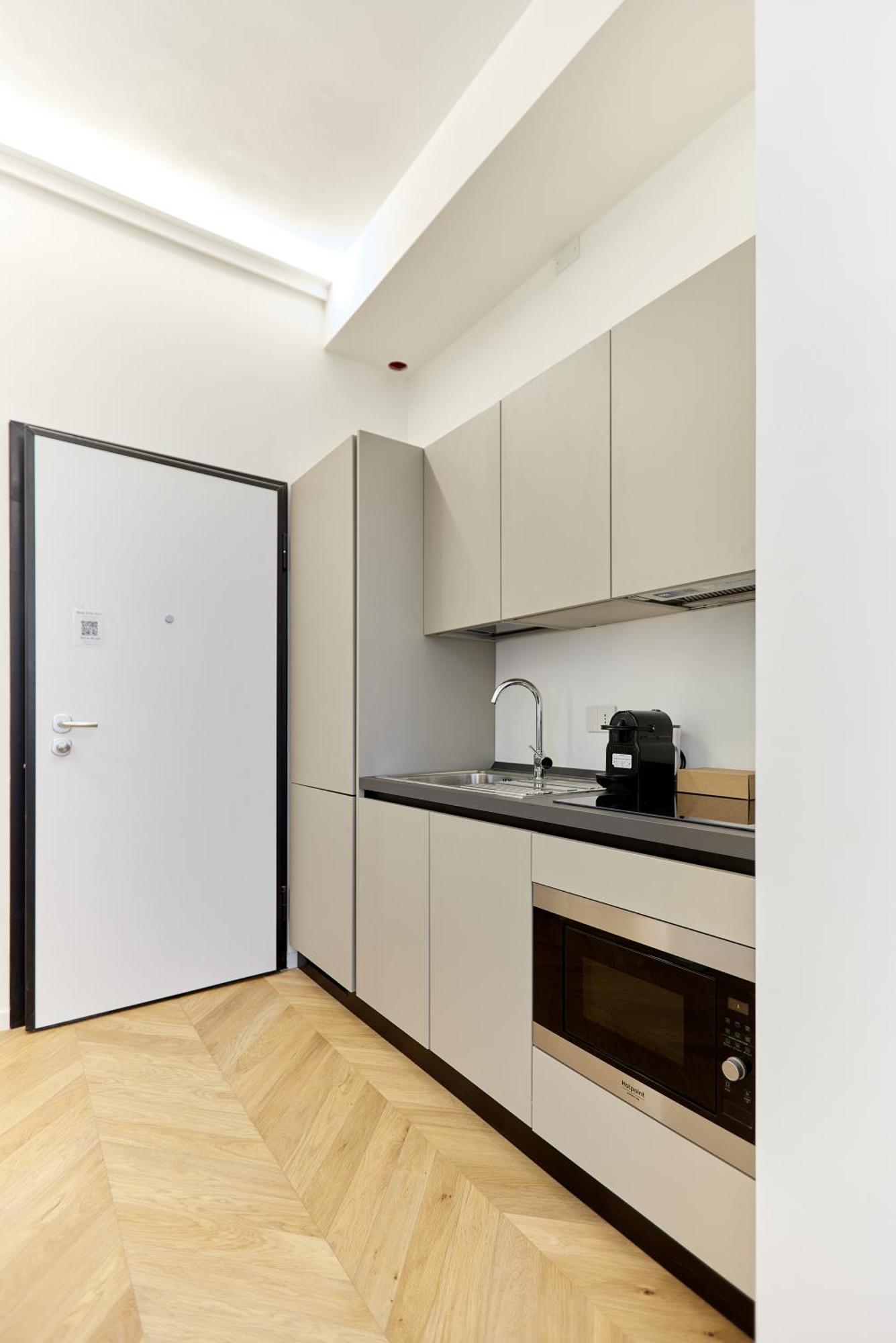 Duomo Imperial Suits - Modern And Comfortable Milan Exterior photo